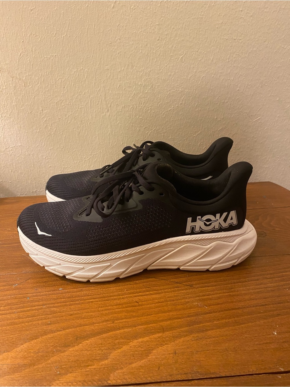 Women’s Hoka One One Arahi 7 Sneakers Sz9B NO INSOLES